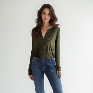 💕BOOTLEGGER Olive Green Women's Button-Up Top L
